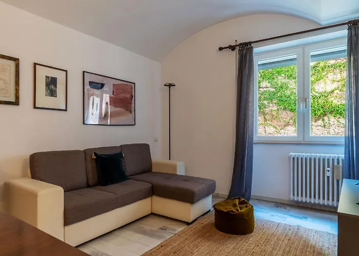 Guesthost - Porta Latina Cozy * Roma